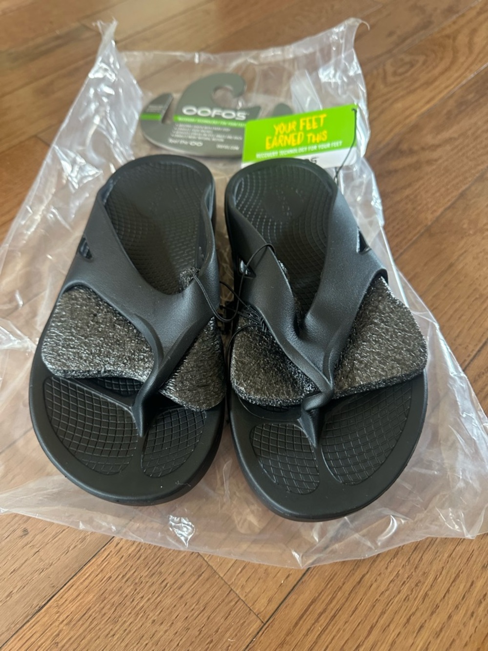 OOFOS OORIGINAL SANDAL NWT - Picture 5 of 14